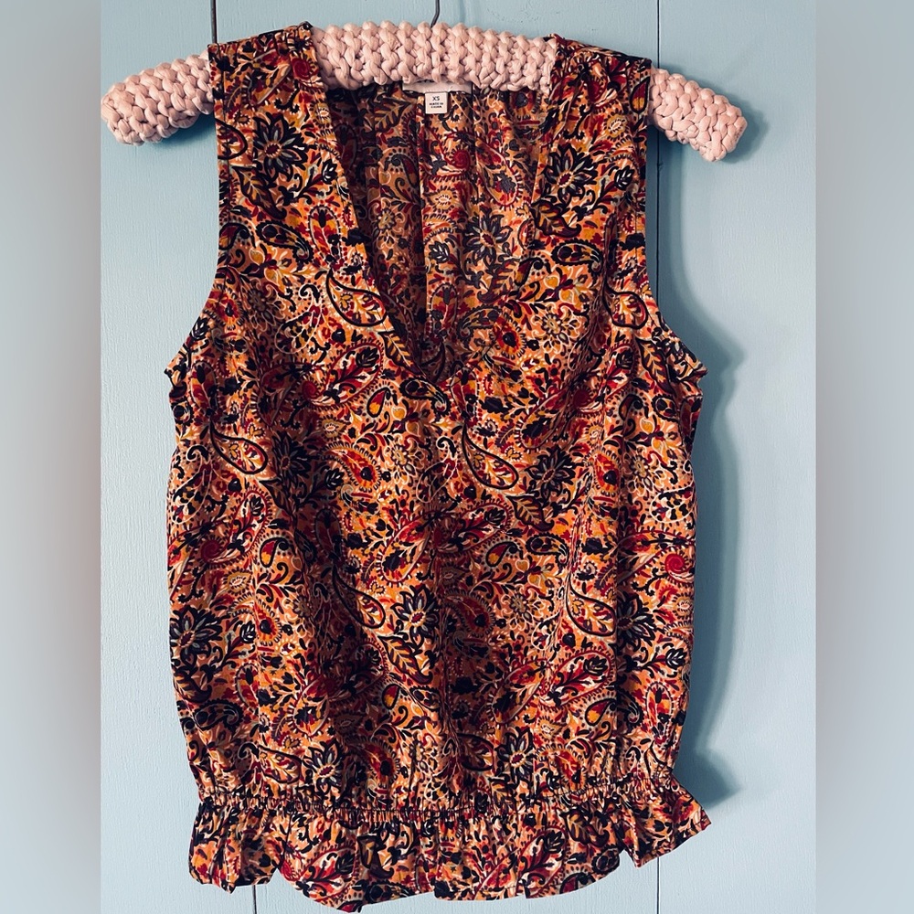 Evereve Mustard Paisley Sleeveless V-Neck Camisole